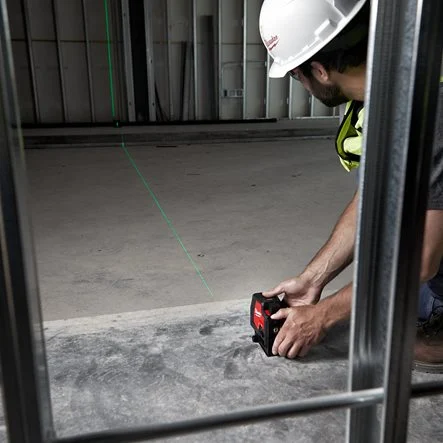 MILWAUKEE 4v Linear lightt laser level l4cllp-301c