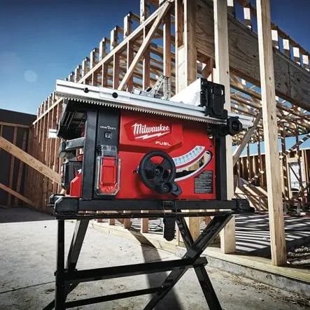 MILWAUKEE 18v Rechargeable table saw m18fts210