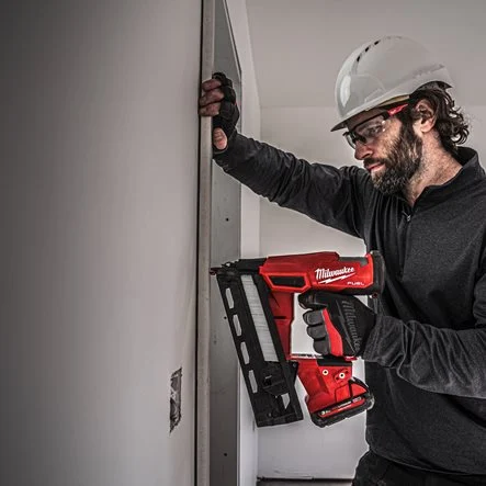MILWAUKEE M18FN16GA-0X M18 FUEL 16 GAUGE ANGLED FINISH NAILER